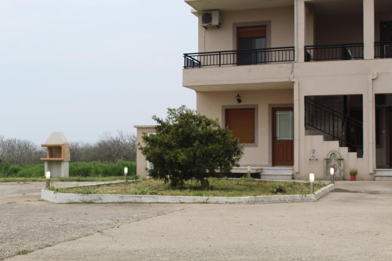 Vakis Apartments 5 Romanon Exterior foto